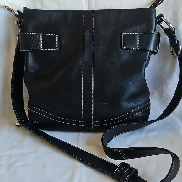 Coach Elegant Black Leather Crossbody Bag - Picture 2 of 8